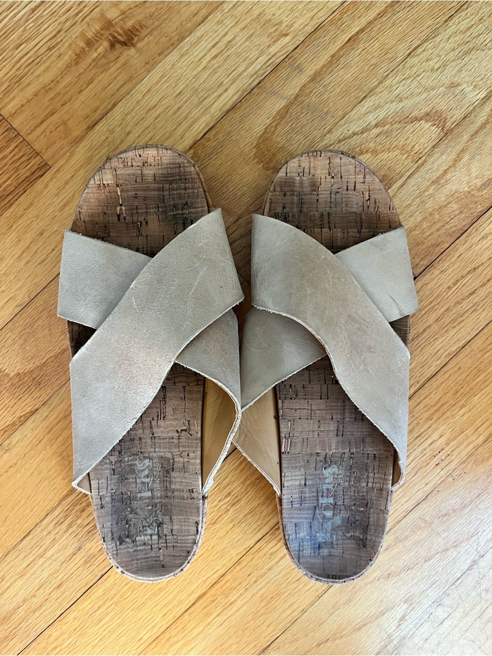 Women’s Crisscross Slide Sandals in Beige